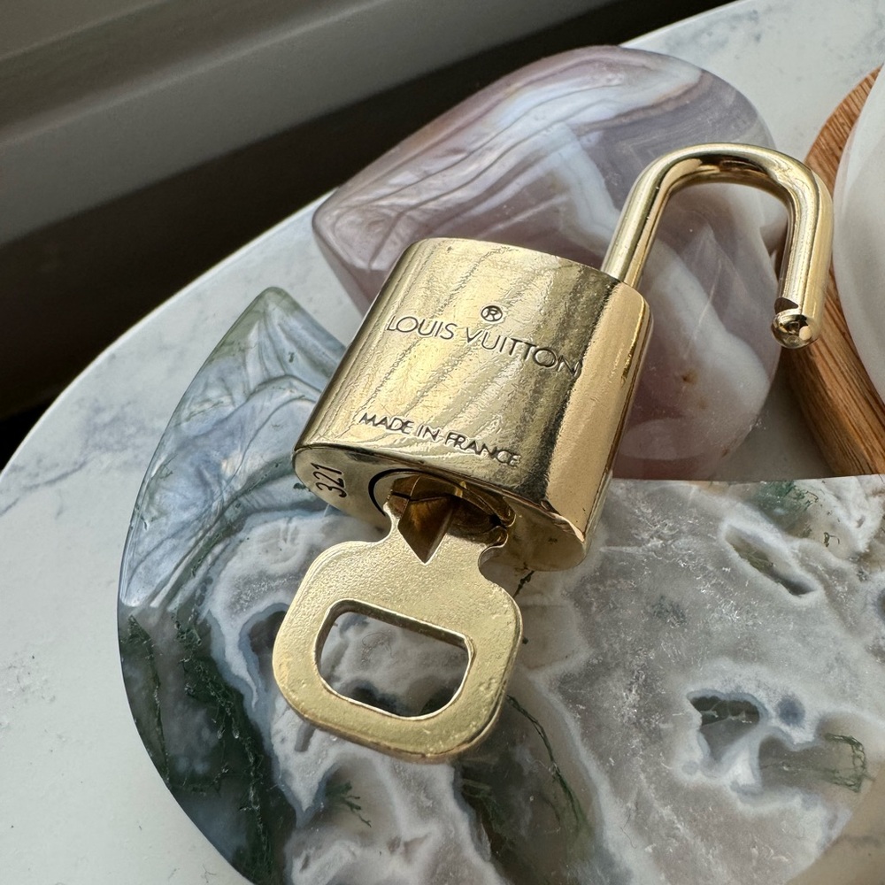 LV lock and key #336